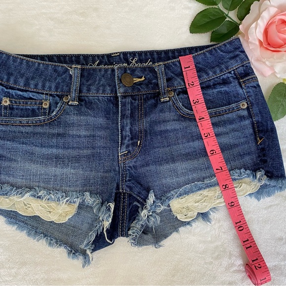 AMERICAN EAGLE SHORTIE JEAN SHORTS SIZE 2 - Picture 4 of 8